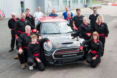 This Is What It's Like To Hoon A 2015 Mini JCW Around Silverstone