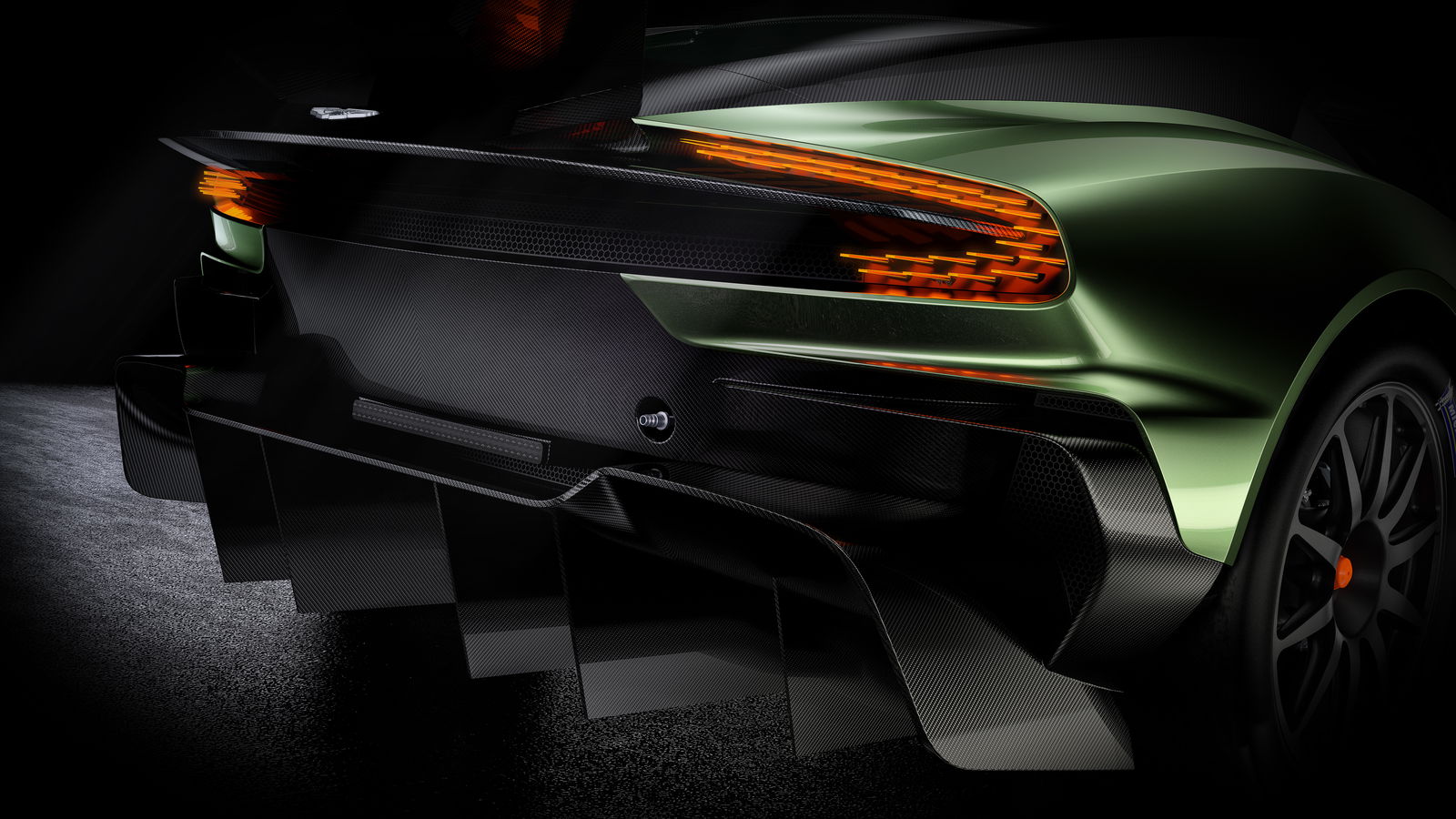 The Vulcan's rear features insane carbonfibre aero 
