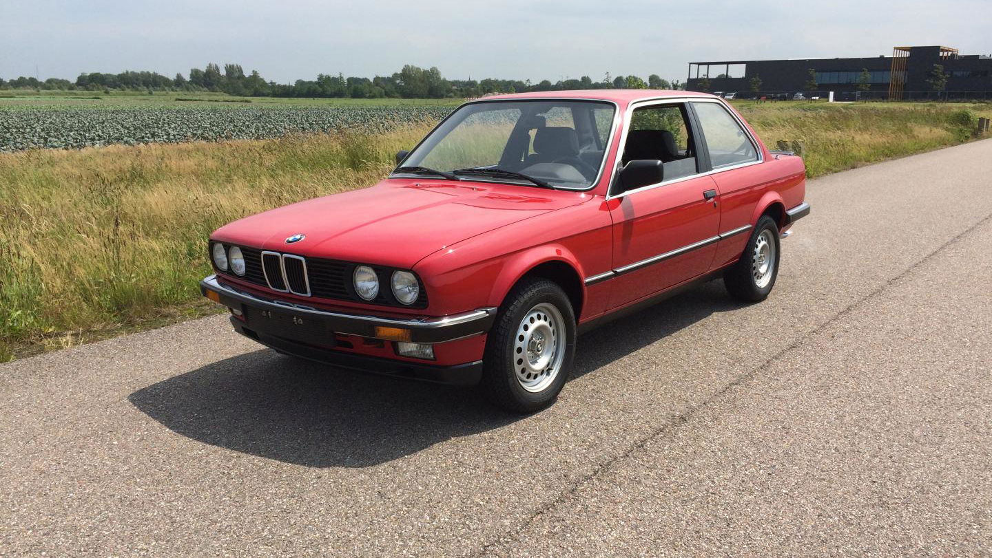This 'Brand New' BMW E30 3-Series Might Not Be The Awesome Buy It Appears To Be