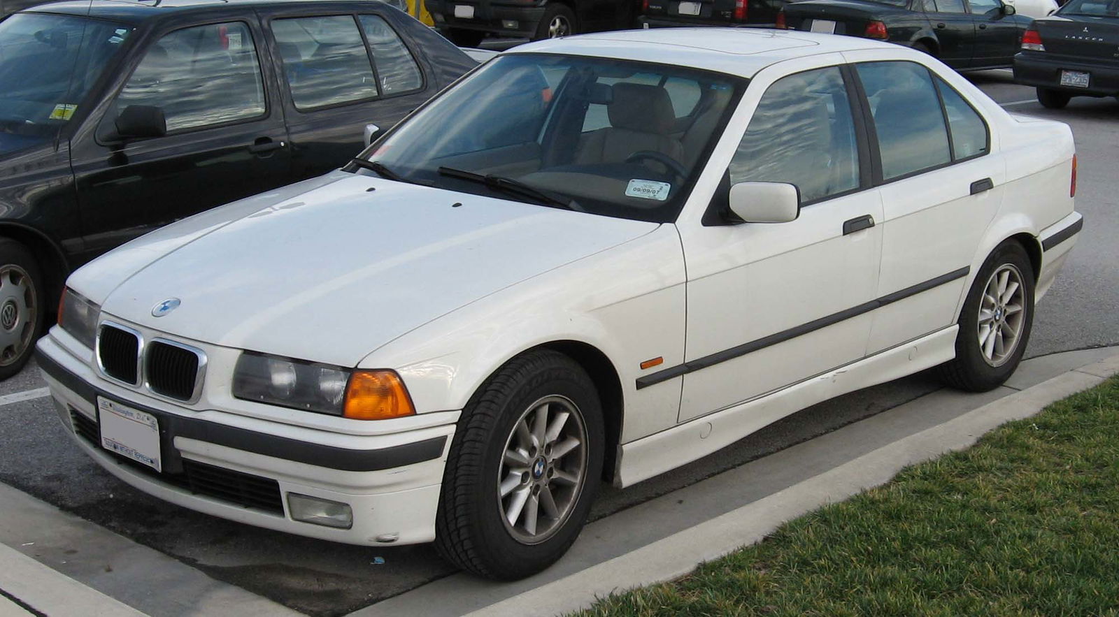 9 Painfully Honest One Line Car Reviews