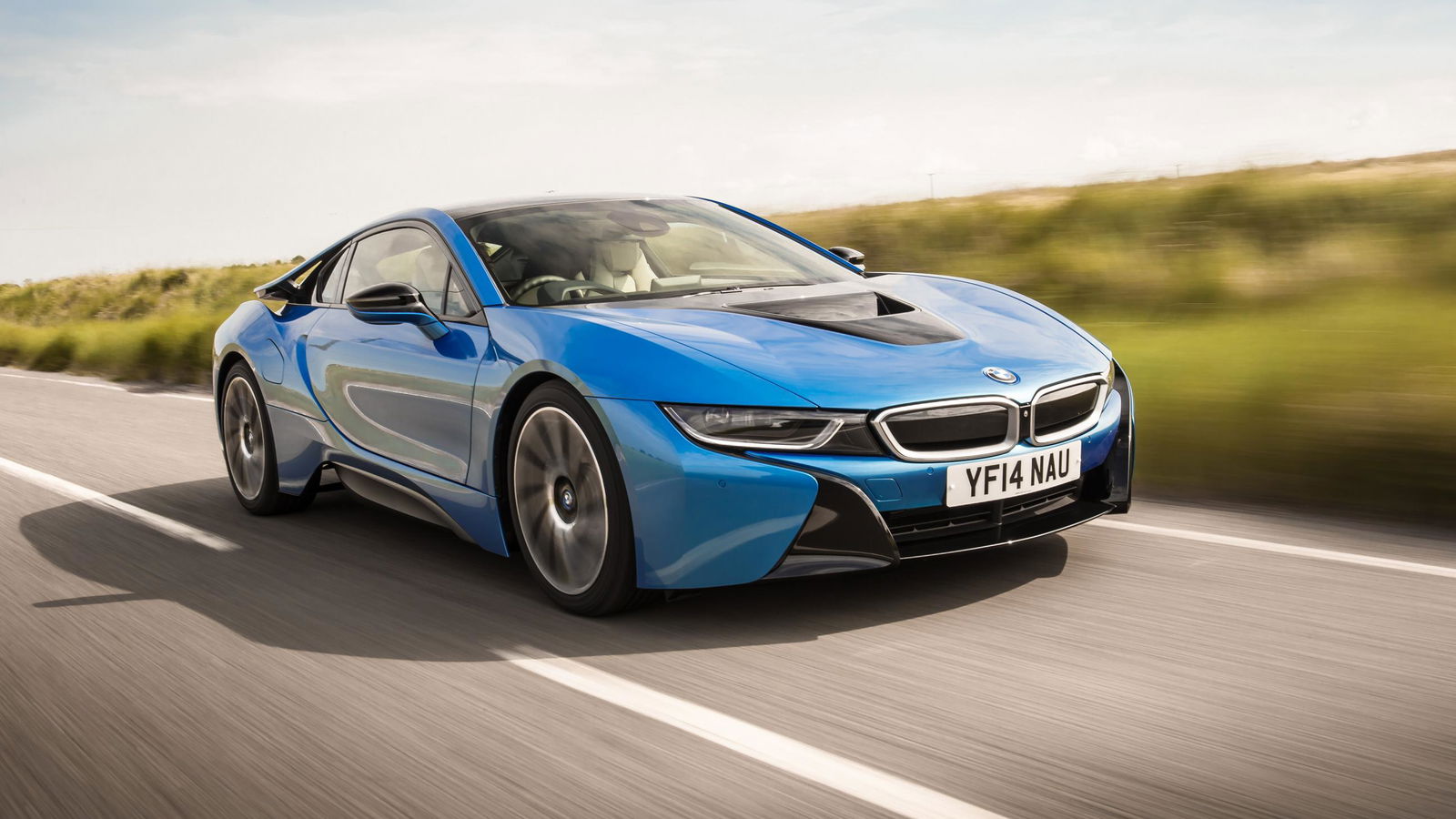 BMW Is Working On Lampposts That Charge Your Car