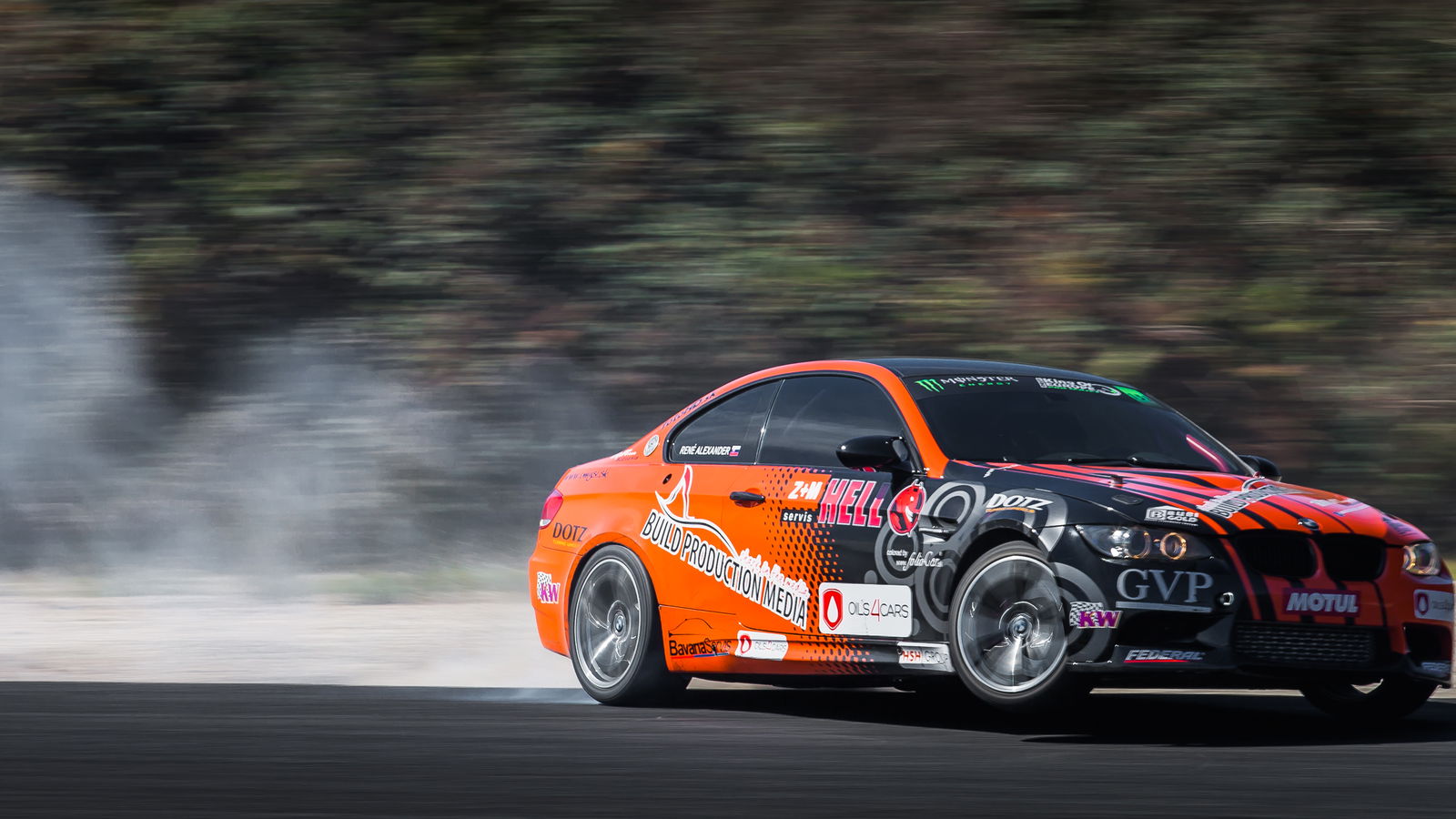 What's The Difference Between Powersliding vs Drifting A Car?