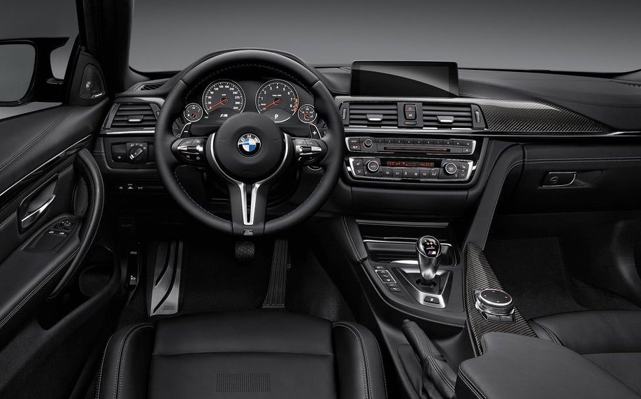 8 Smells That Turn Every Petrolhead On