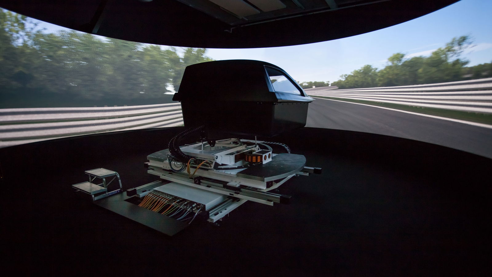 I Drove One Of The World's Most Advanced Driving Simulators And I Nearly Threw Up