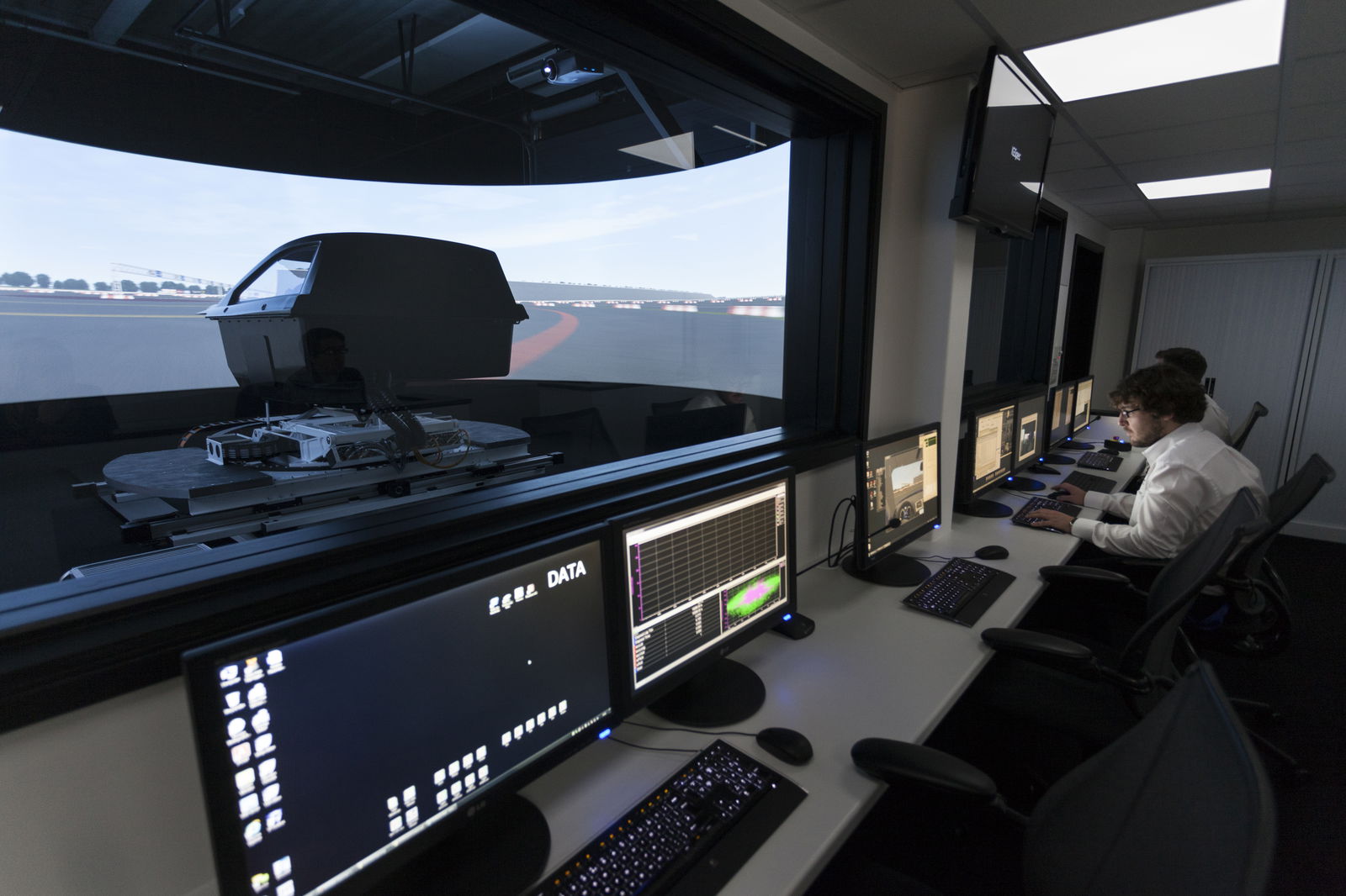 I Drove One Of The World's Most Advanced Driving Simulators And I Nearly Threw Up
