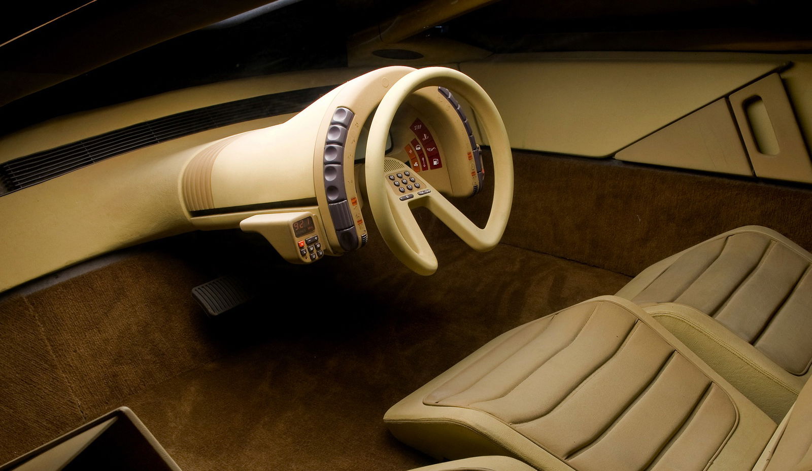 10 Bizarre Steering Wheels That Are Both Bonkers And Brilliant 