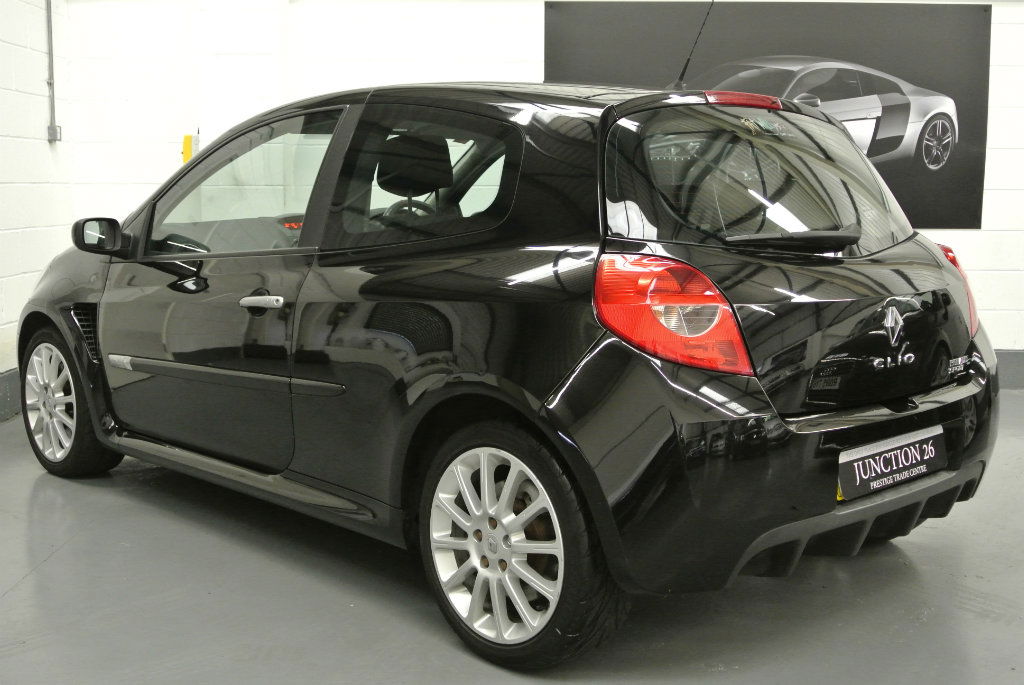 Want A Hot Renault Clio With A Manual 'Box? Look No Further Than The Scorching 197