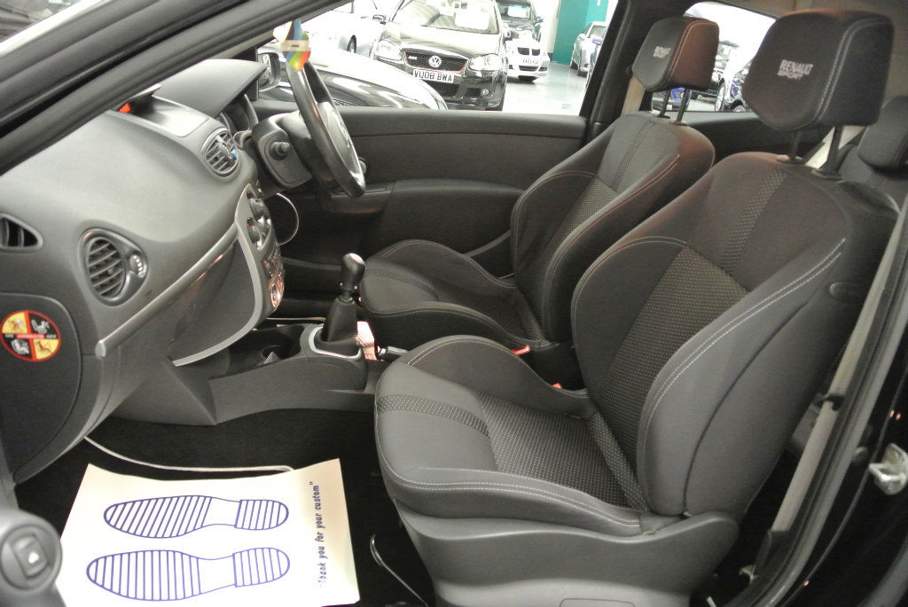 Want A Hot Renault Clio With A Manual 'Box? Look No Further Than The Scorching 197