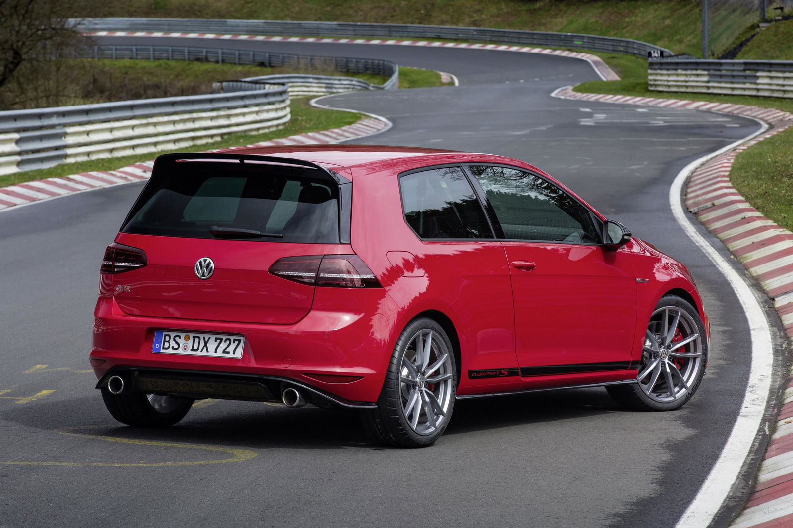 The Two-Seater VW Golf GTI Clubsport S Is Here And It's Clocked An Astonishing 7min 49sec 'Ring Time