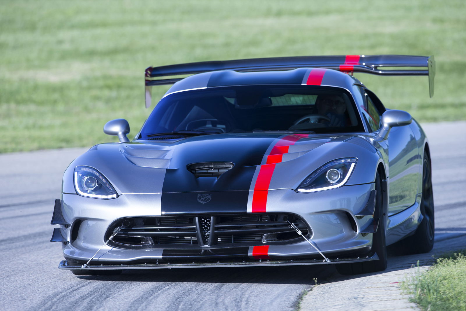 6 Astonishing Dodge Vipers That Make Us Sad The V10 Beast Is Getting Axed