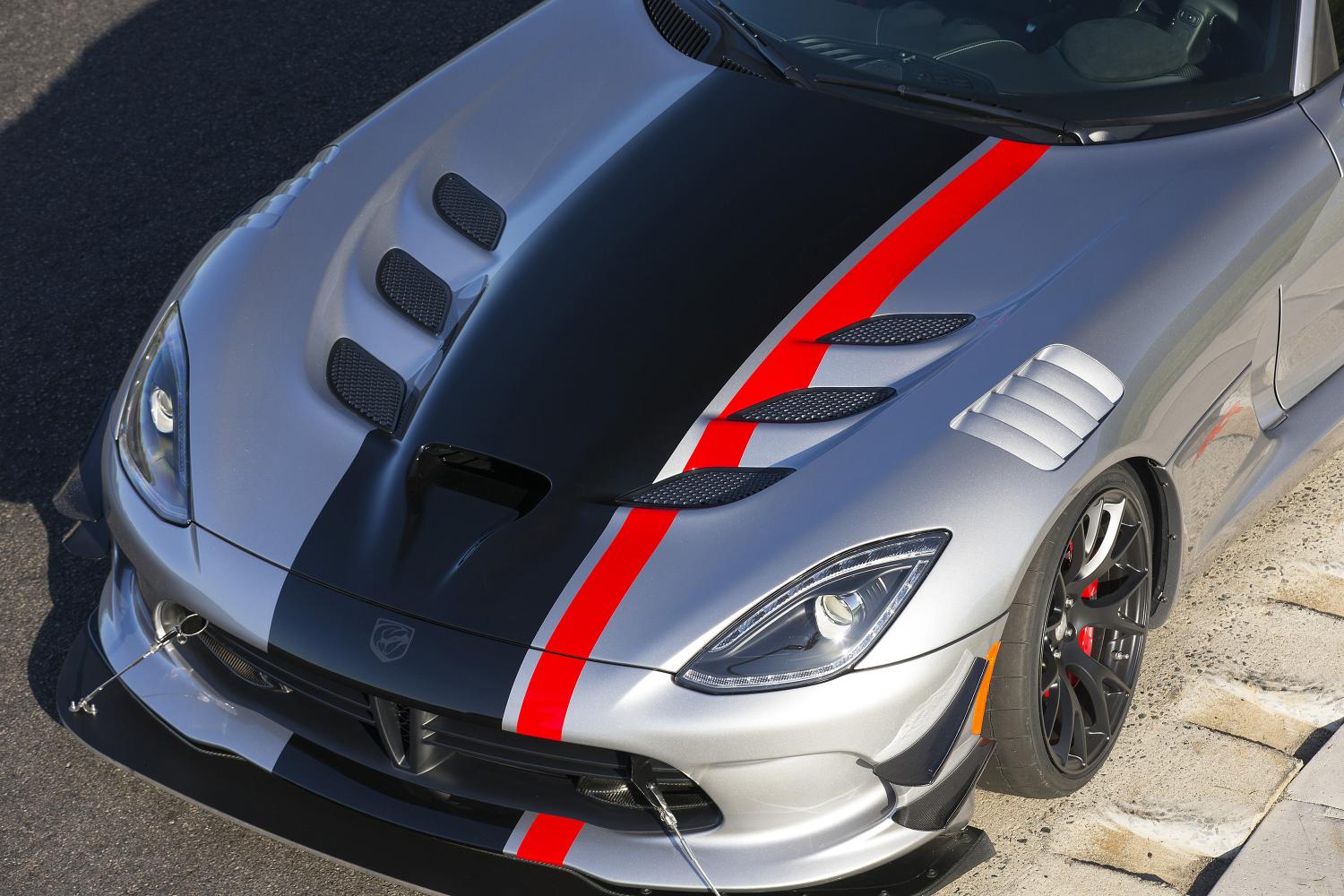 The New Dodge Viper ACR Is The Ultimate 'Murican Street Legal Road Racer 