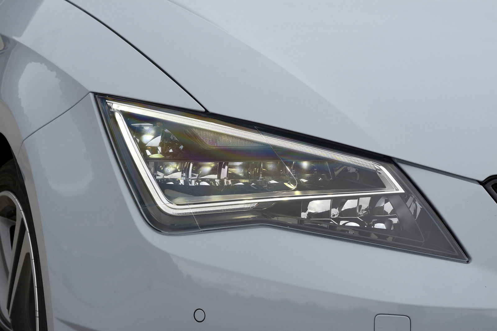 The Seat Leon Cupra 280's Front Locking Diff Proves FWD Isn't Always Wrong-Wheel Drive
