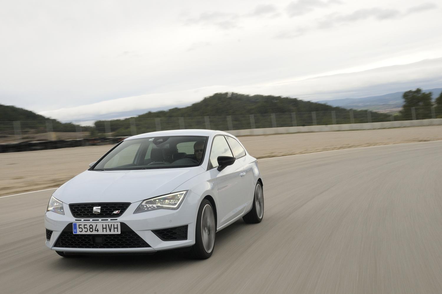 The Seat Leon Cupra 280's Front Locking Diff Proves FWD Isn't Always Wrong-Wheel Drive