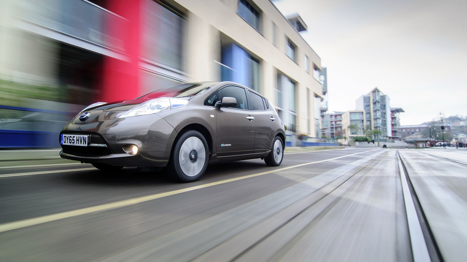 Why The Nissan Leaf Will Make You Want To Work Harder To Buy A Tesla