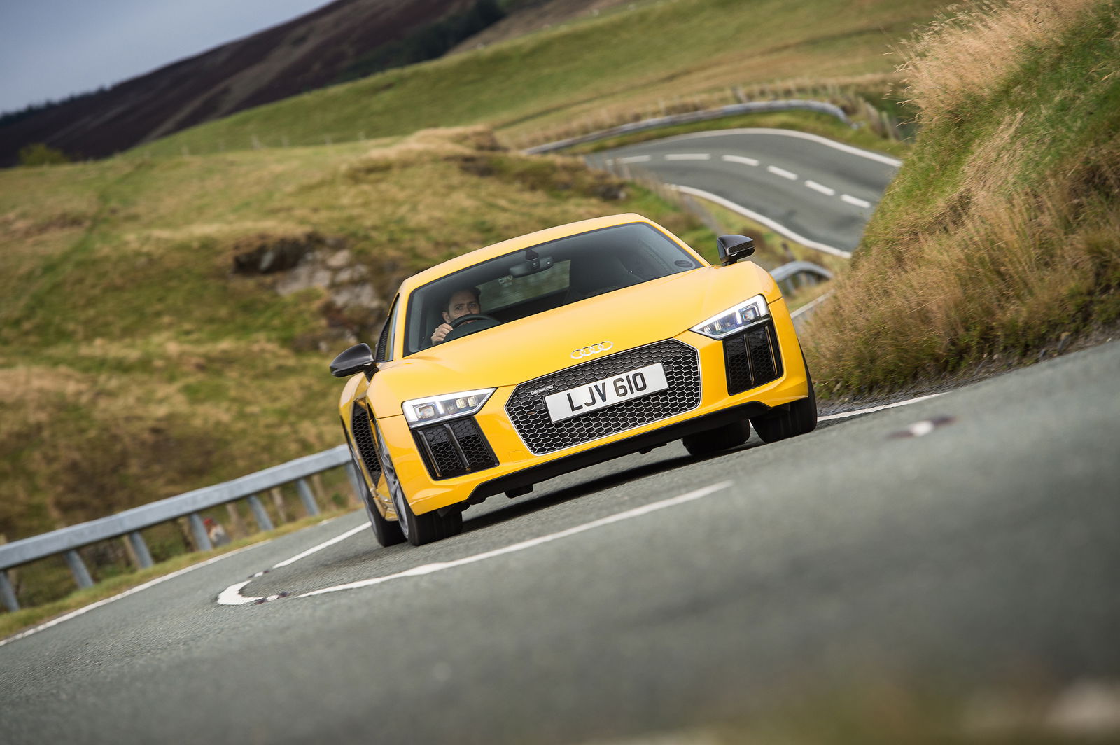 The New Audi R8 V10 Is A Beautiful 600bhp Monster You Really Can Use As A Daily
