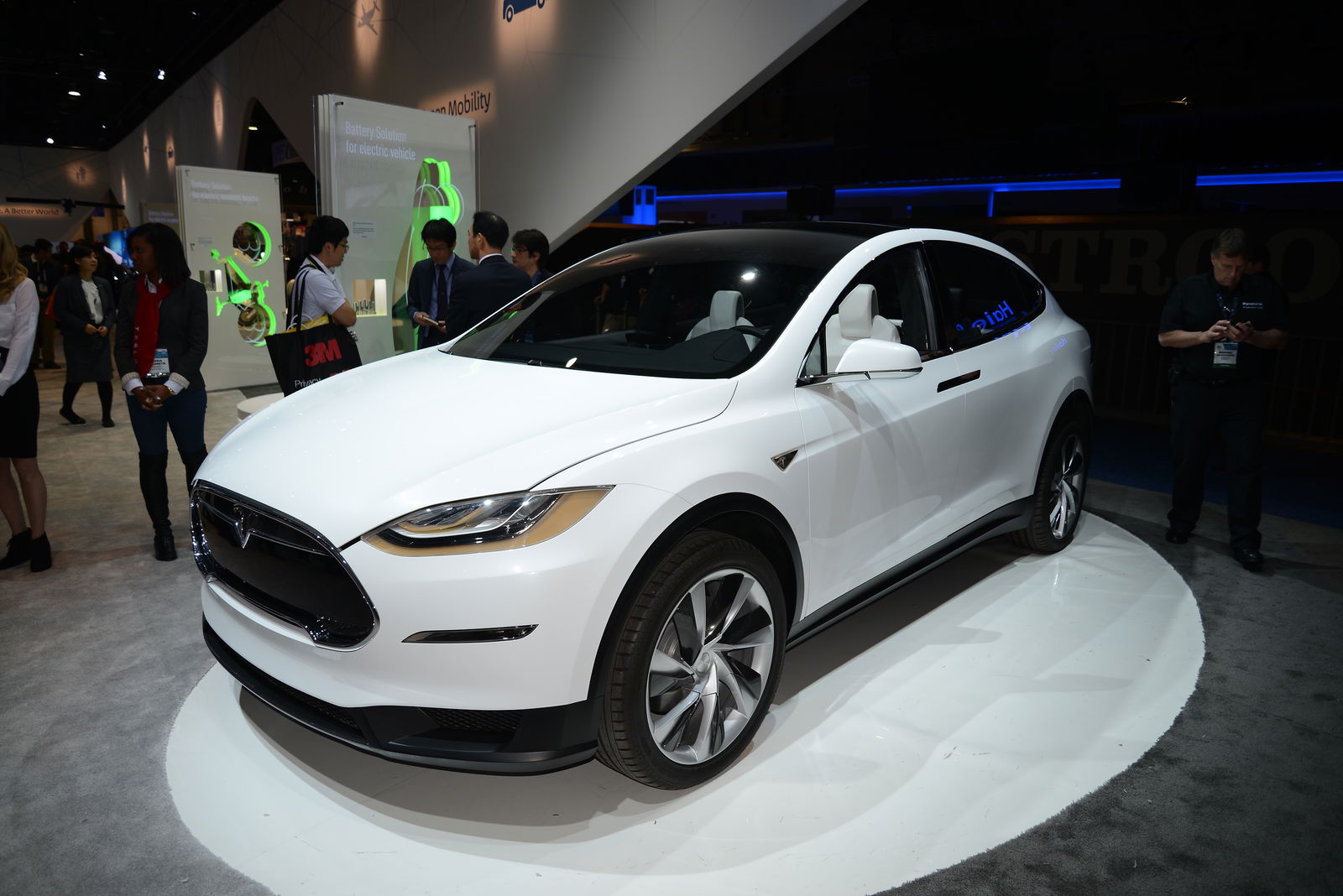 5 Things The Tesla Model 3 Needs To Get Right In Order Not To Suck