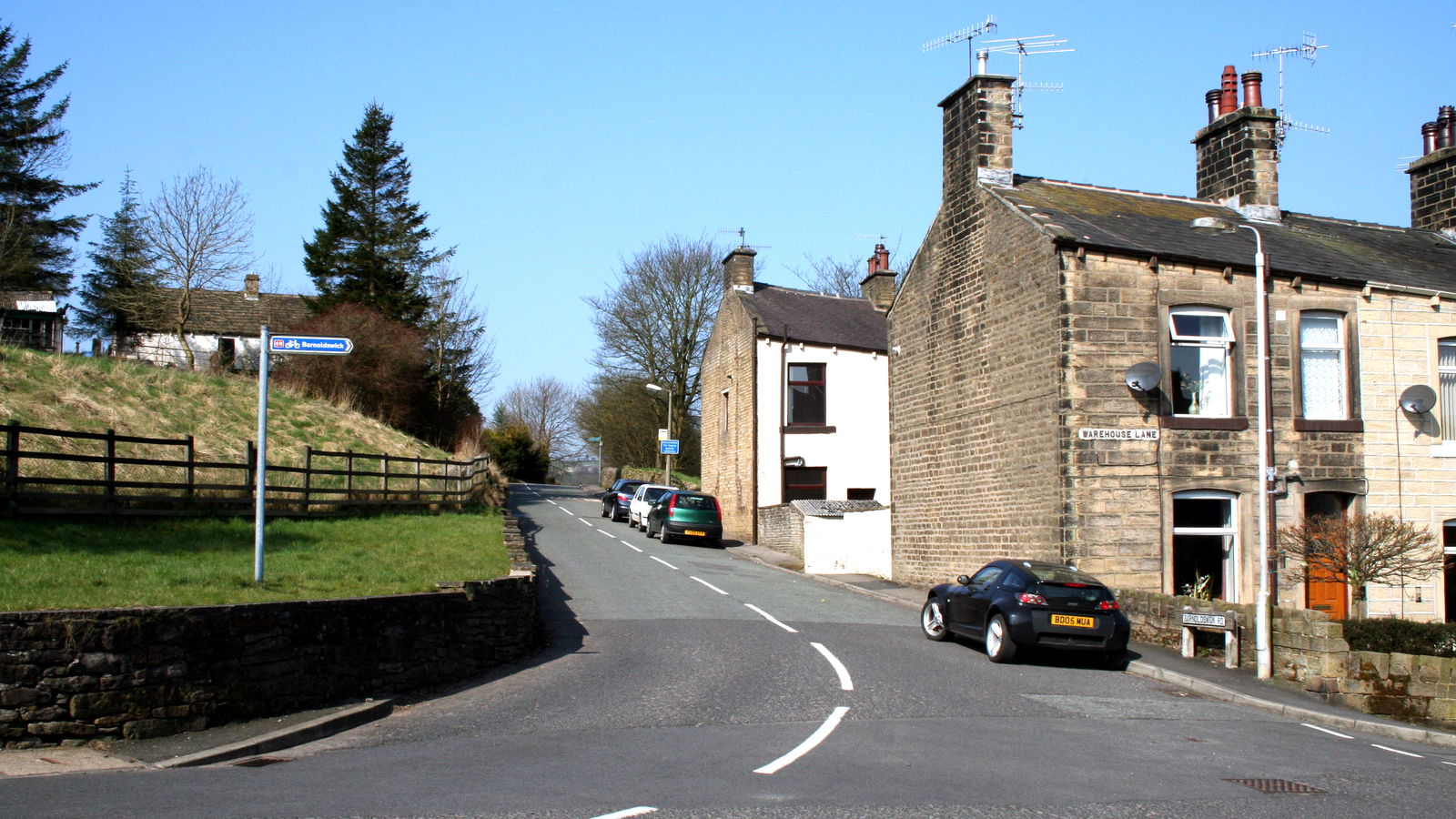 Removing White Lines From Roads Is A Dumb Idea That's Actually Happening In Britain