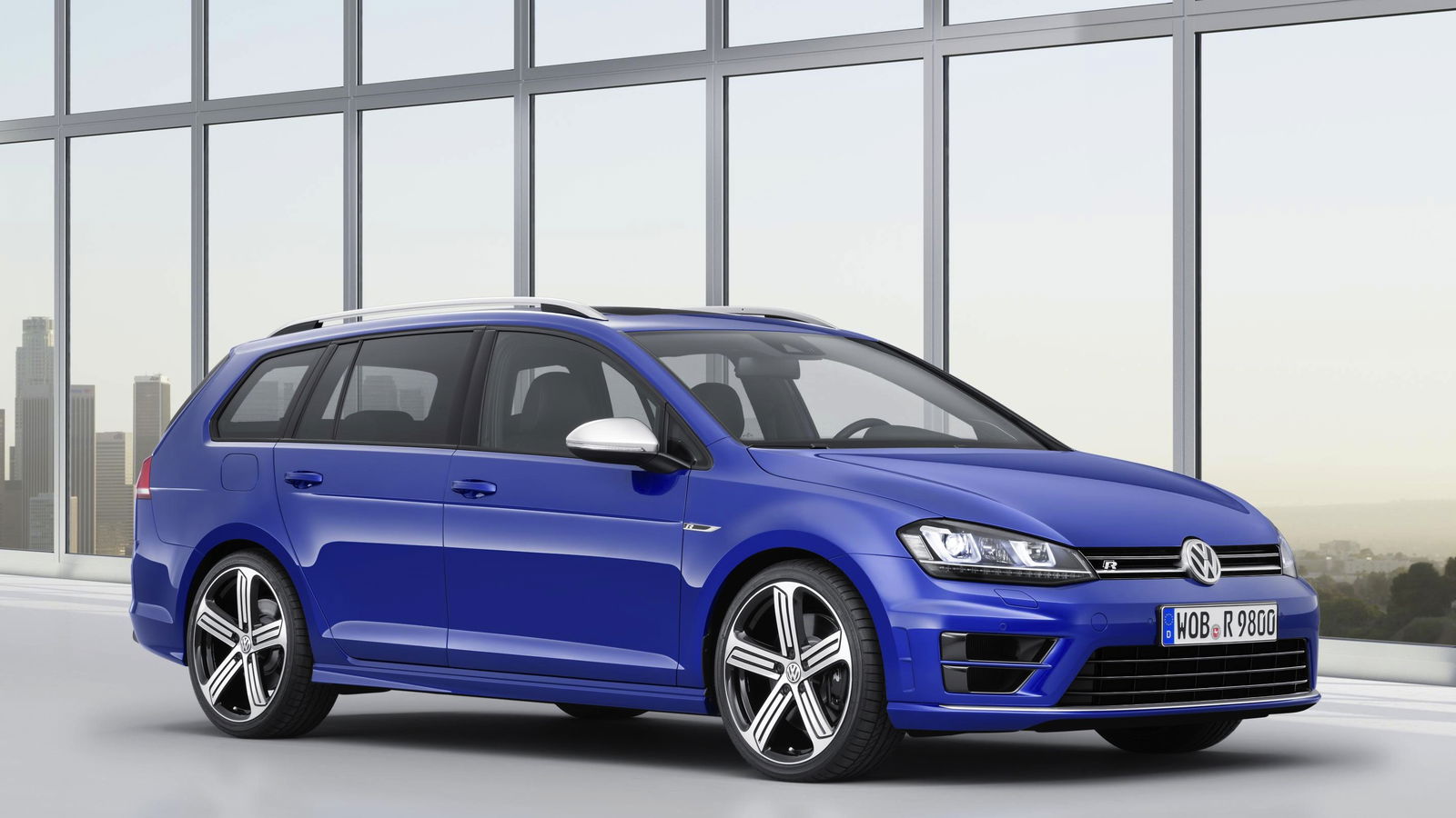 The VW Golf R Estate Is A 296bhp Four-Wheel Drive Super Wagon 
