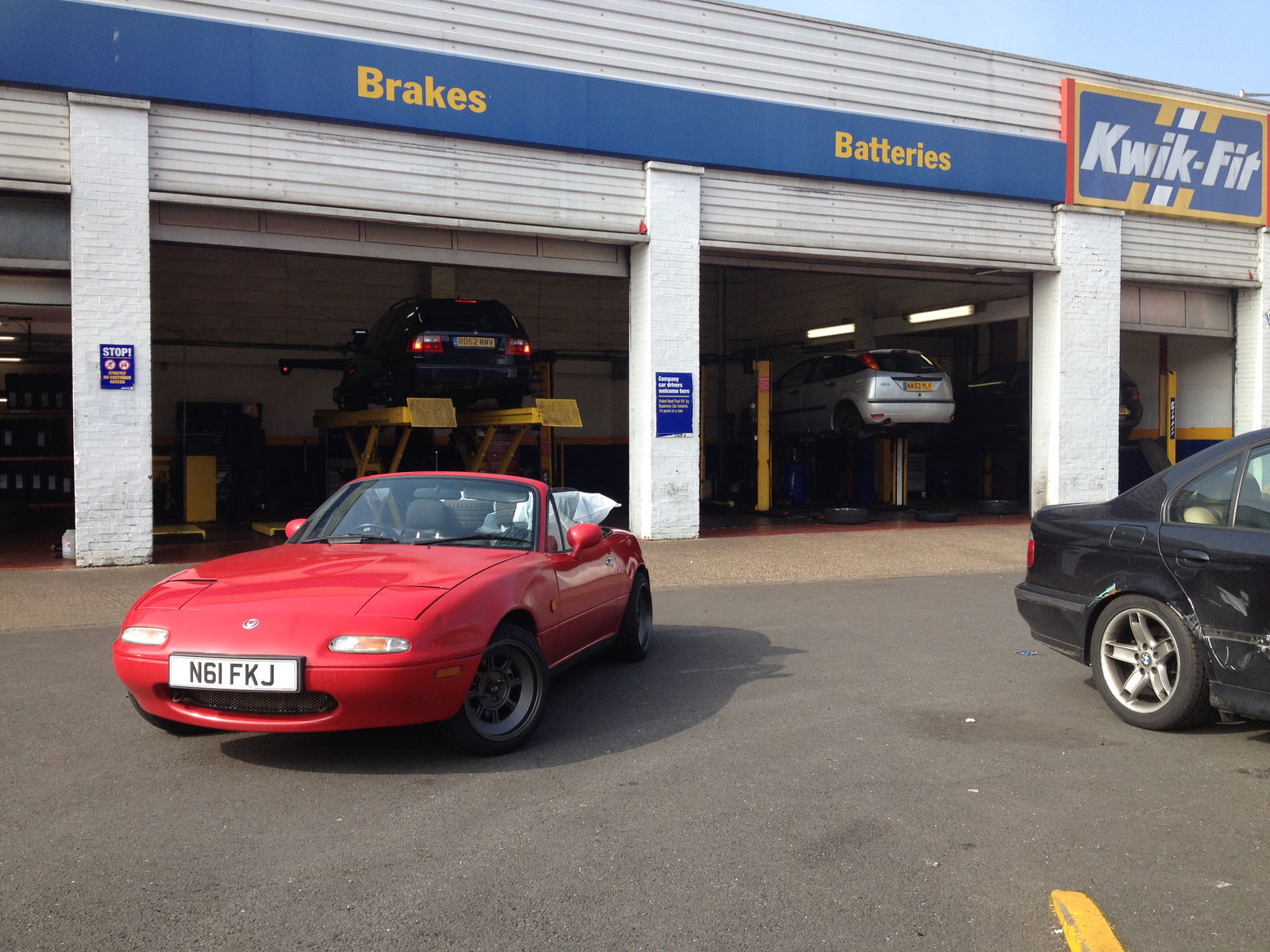 With the new wheels and tyres on, we load up the old set and I'm a happy customer! 