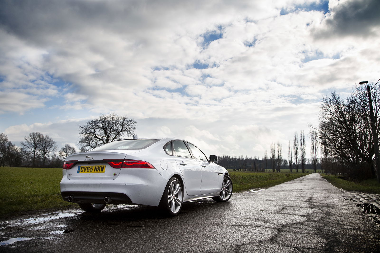 Why I'd Have A Diesel Jaguar XF S Over The 375bhp Petrol 