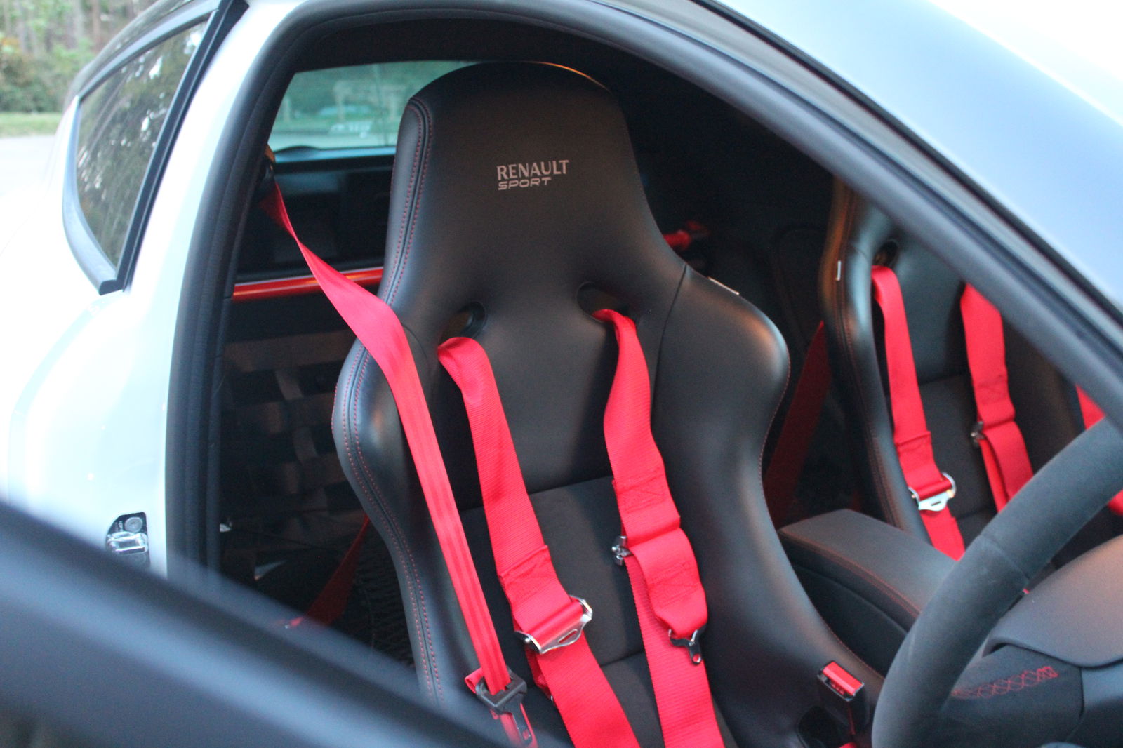 Why There's No Better Hot Hatch Than A FWD Megane RS 275 Trophy R