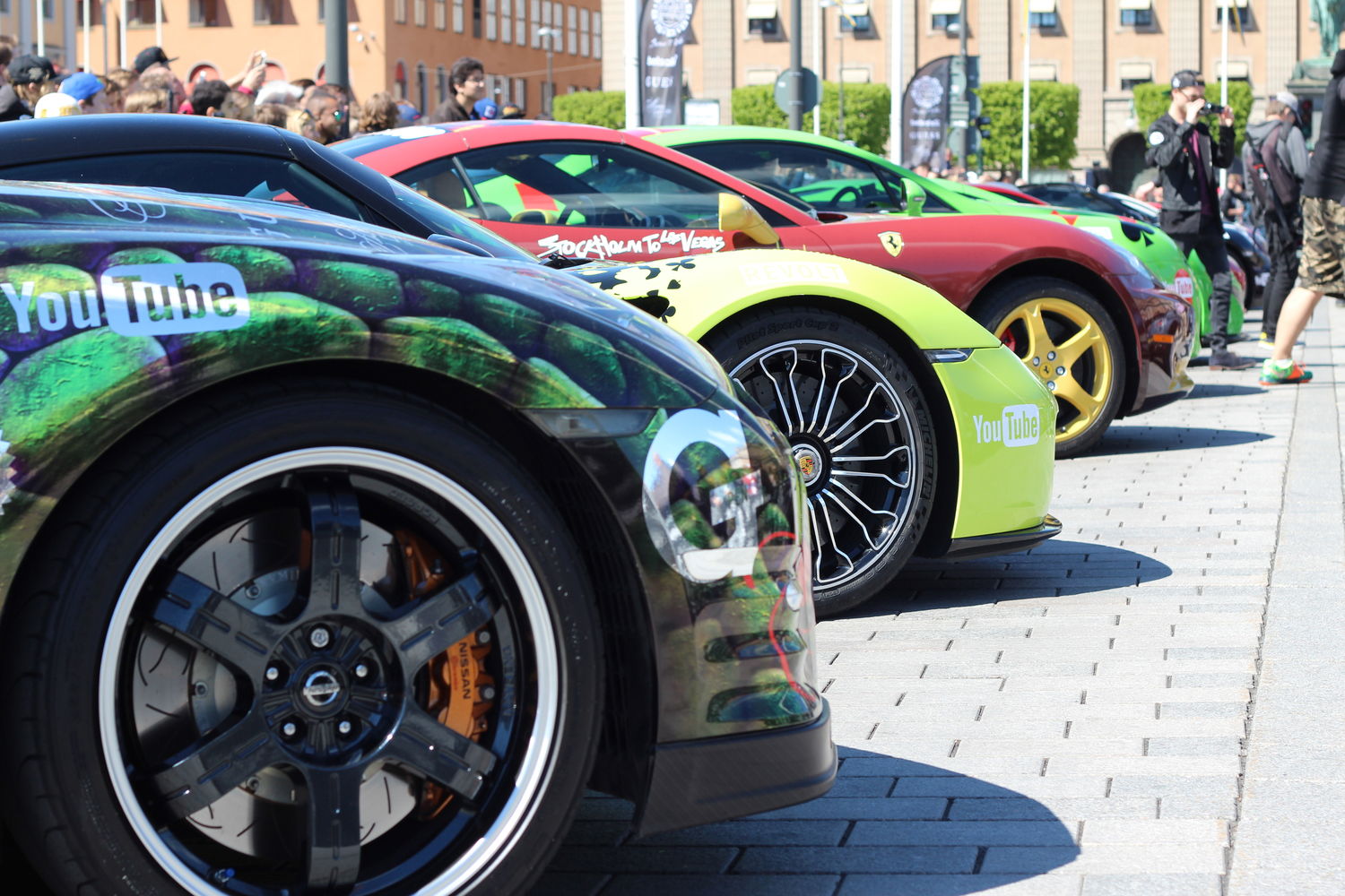 One of three Porsche 918 Spyders on this year's Gumball showing off a wheel