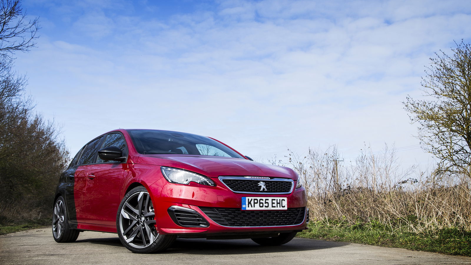 Peugeot 308 GTI 270 Review: Blisteringly Quick With One Fatal Flaw