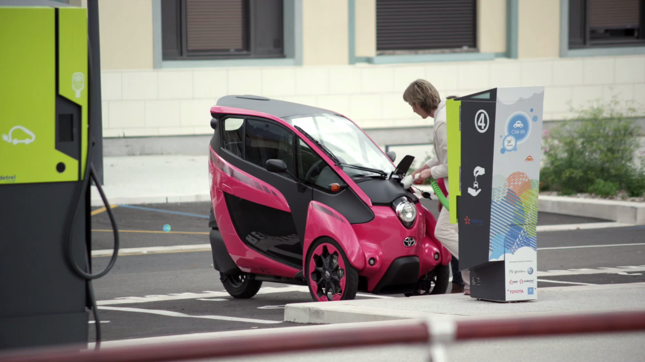 The Lean-Tastic Toyota i-Road Is An Awesome Way To Get Around A Big City 