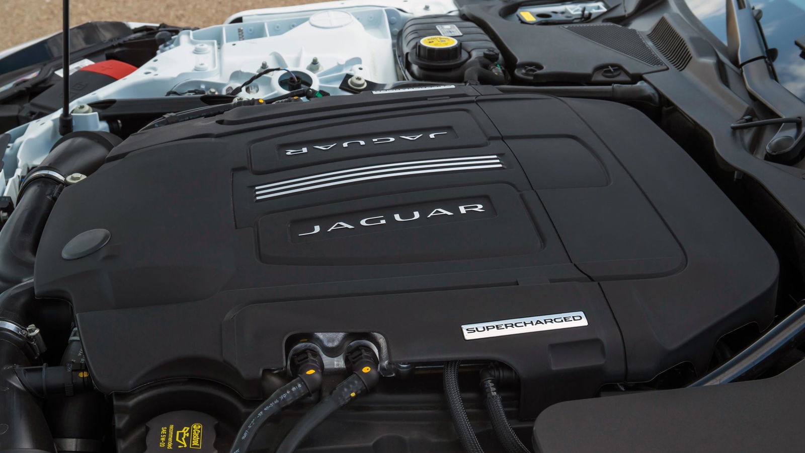 Jaguar Land Rover's V6 Engines Will Die To Make Way For Straight-Sixes