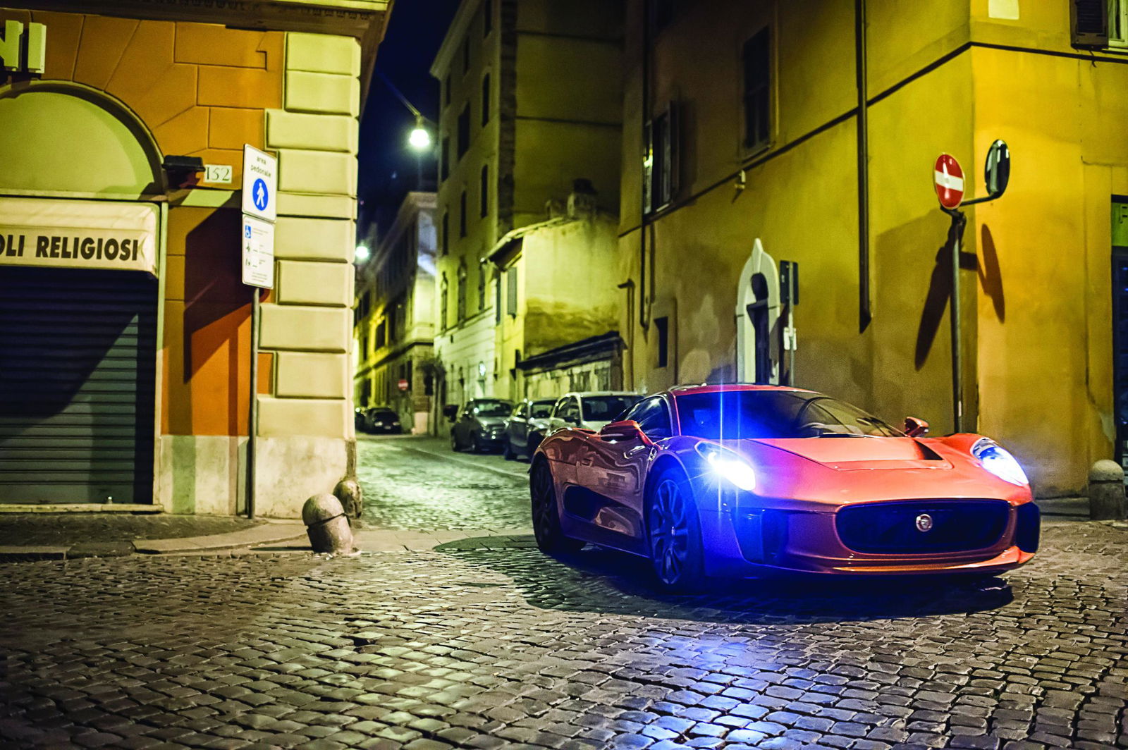 Which Spectre Car Is Cooler? Aston Martin DB10 Or Jaguar C-X75