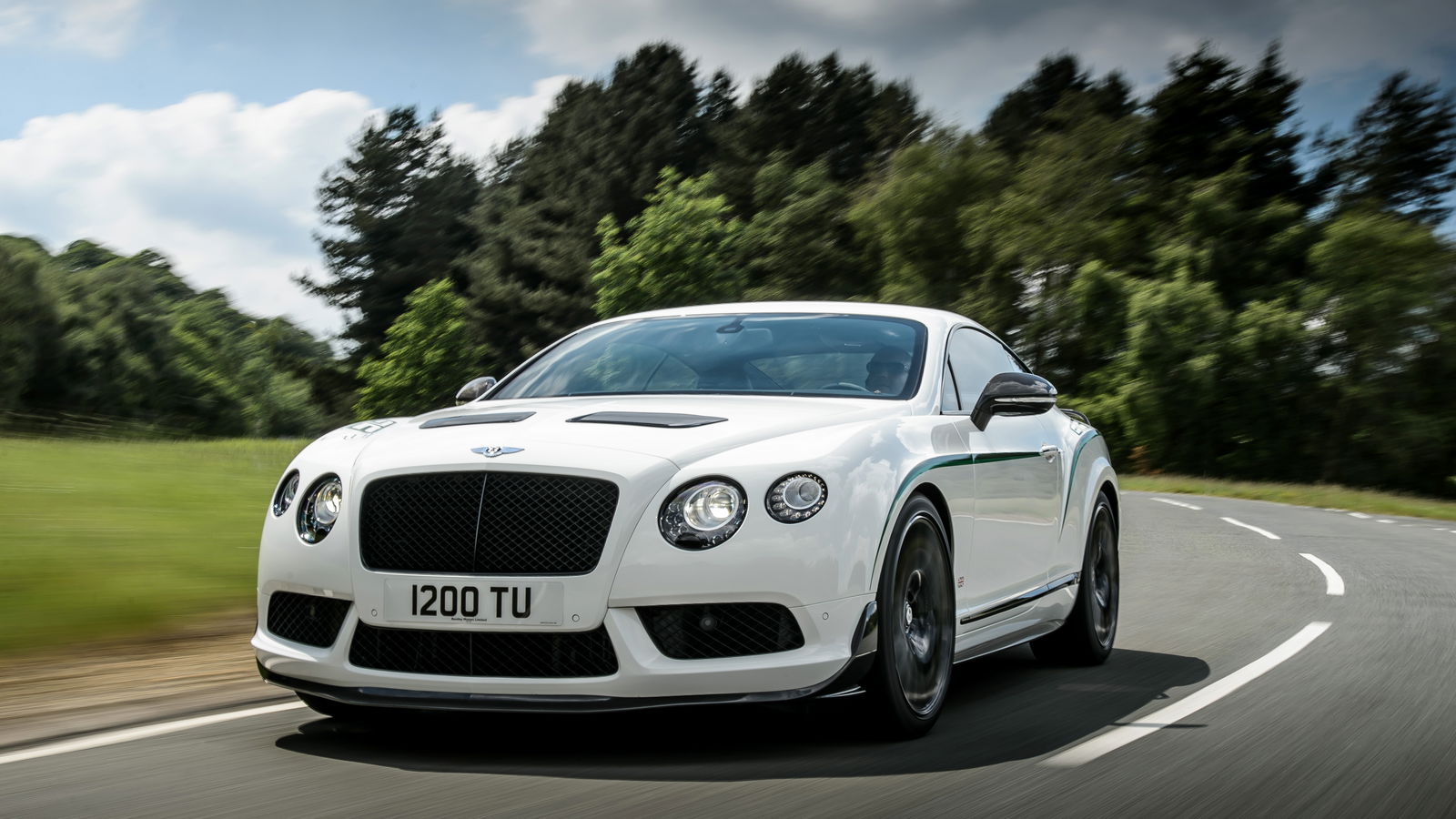 These Stunning Bentley Continental GT3-R Shots Will Add A Touch Of Class To Your Desktop