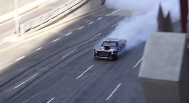This Daredevil Driver Films Himself As He Pulls Off An Audacious Movie Stunt On The Highway
