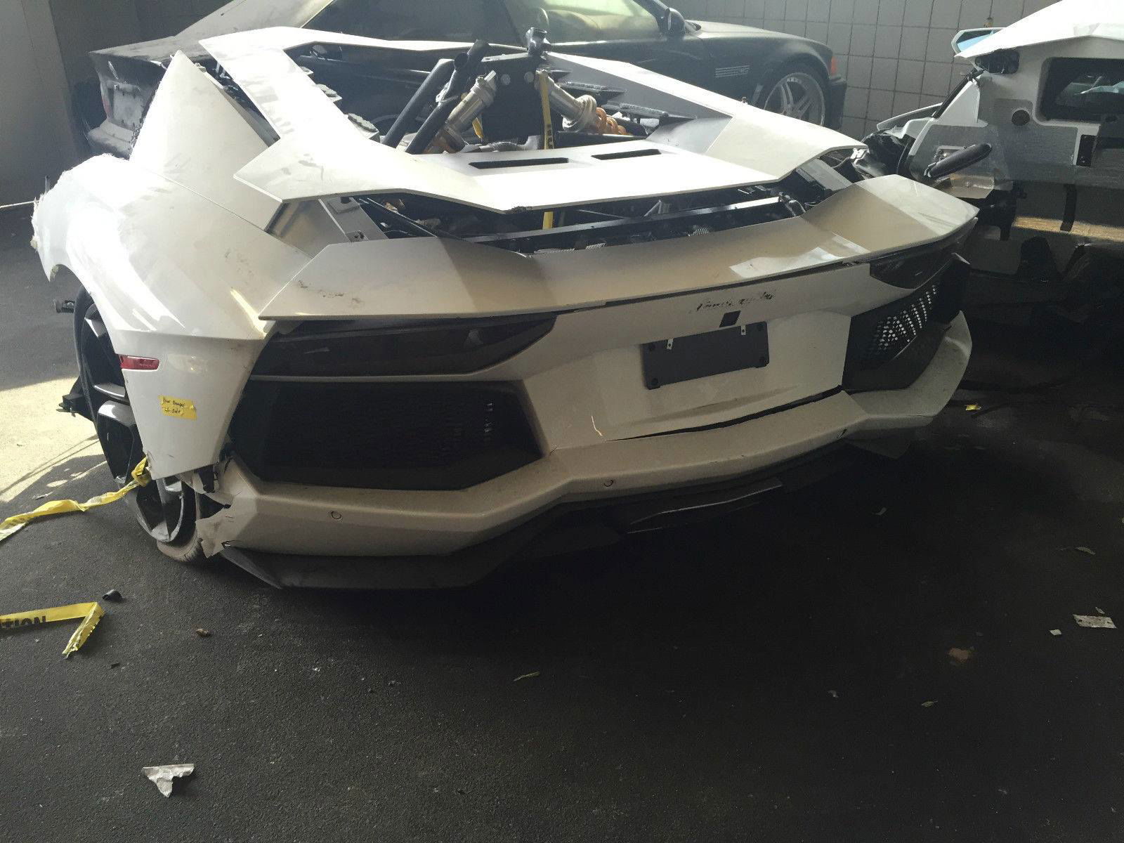 $125,000 For This Lamborghini Would Be A Bargain If It Wasn't Snapped In Half