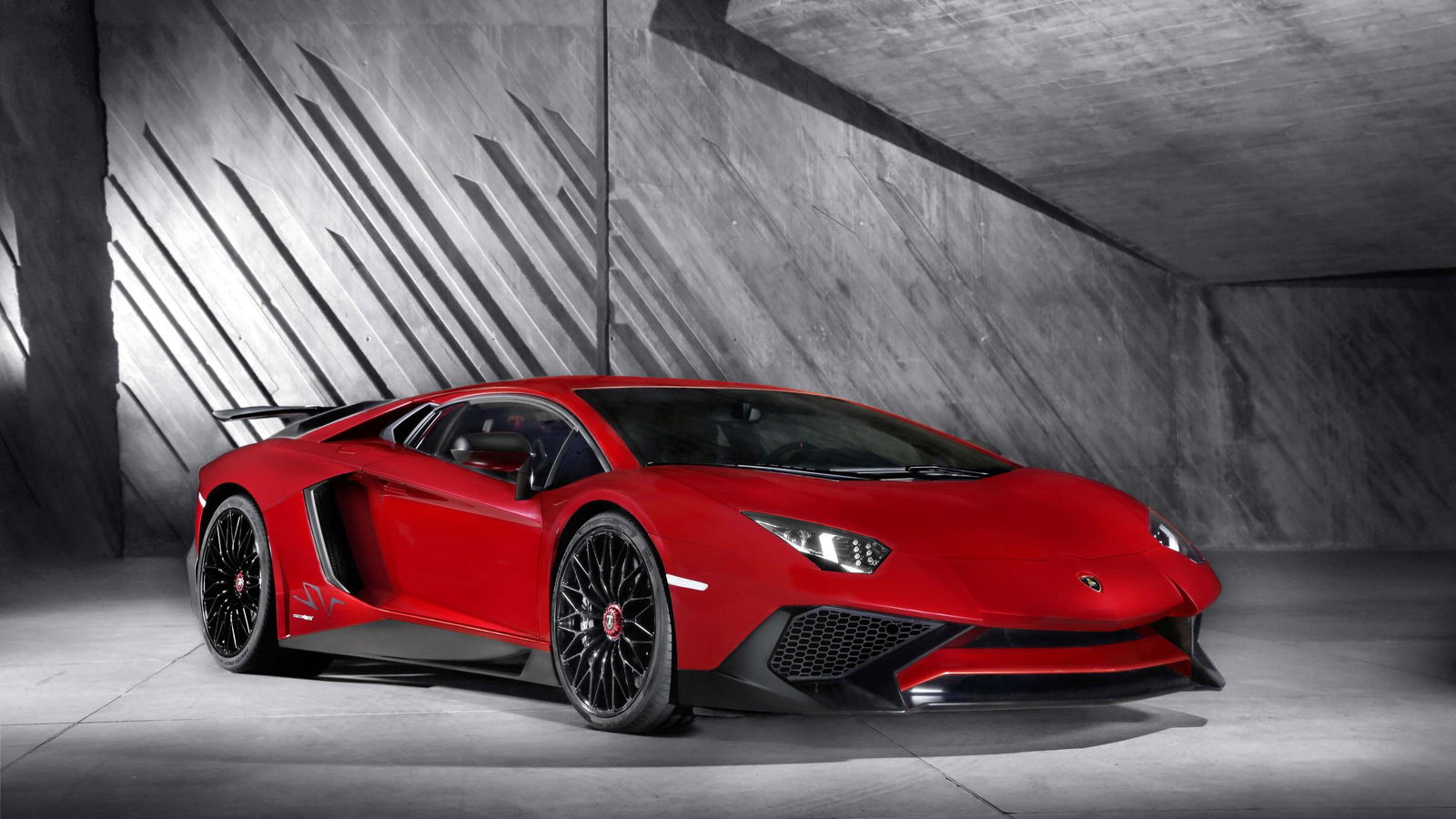The Confirmed Lamborghini Aventador SV Roadster Will Be A 740bhp V12 Hair Re-Styler 