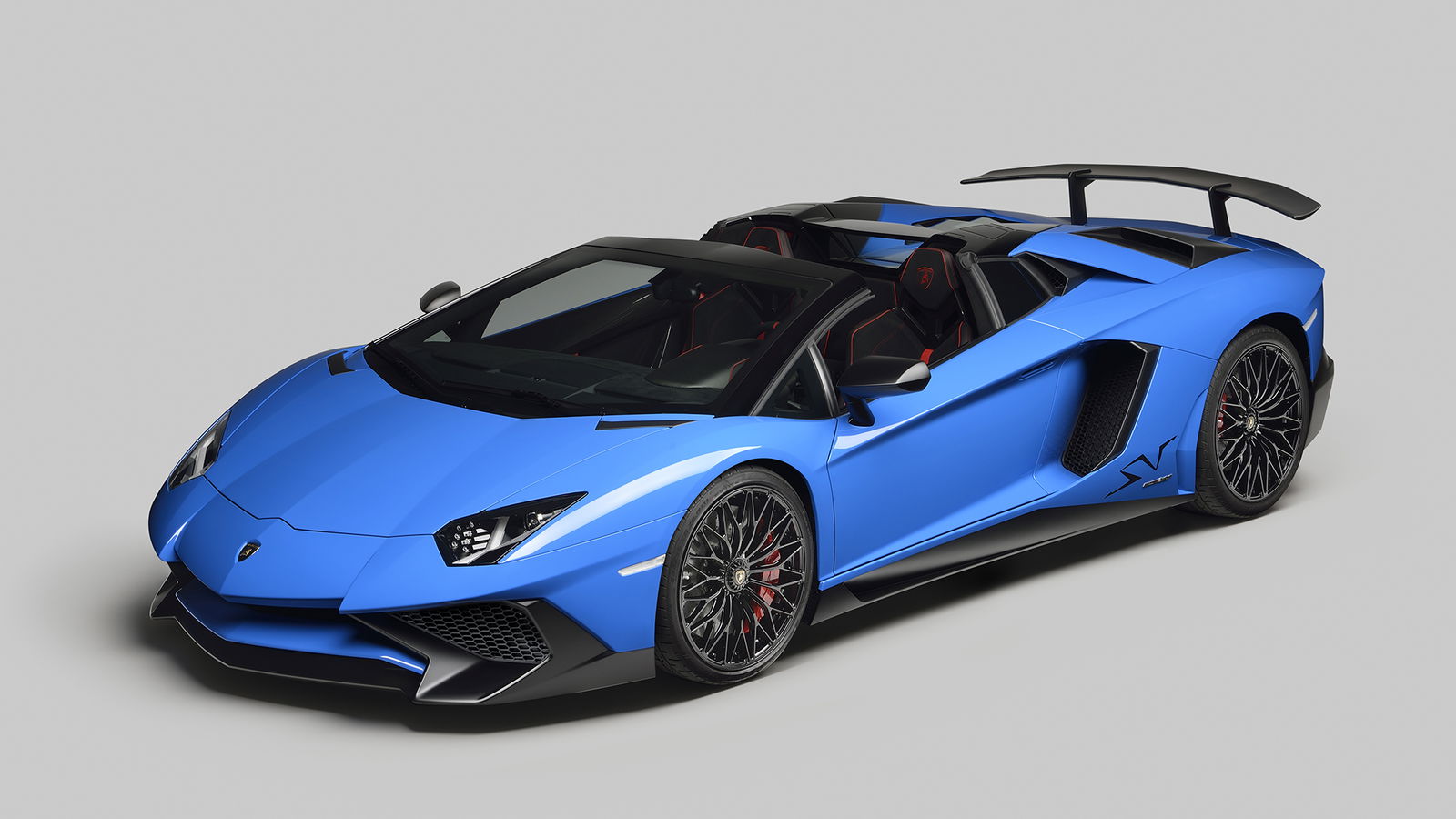 Say Hello To The Stunning Lamborghini Aventador LP 750-4 Superveloce Roadster