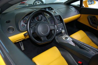 Lamborghini Gallardo interior via Wikimedia Commons