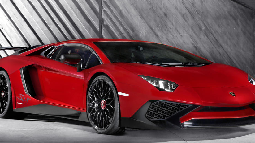 The Lamborghini Aventador SV Is 740bhp Of Lightweight Raging Bull