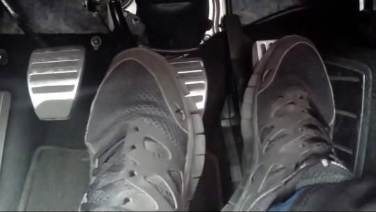 3 Ways To Slide A FWD Car Without A Handbrake 