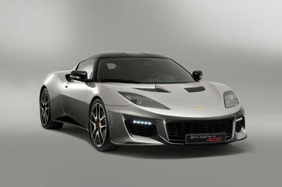 The Lotus Evora 400 Is A 186mph Cayman GT4-Fighting Road Rocket 