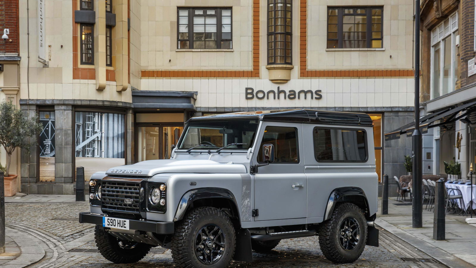 Car Thieves Can't Get Enough Of The Land Rover Defender Because It's Cooler Than Ever