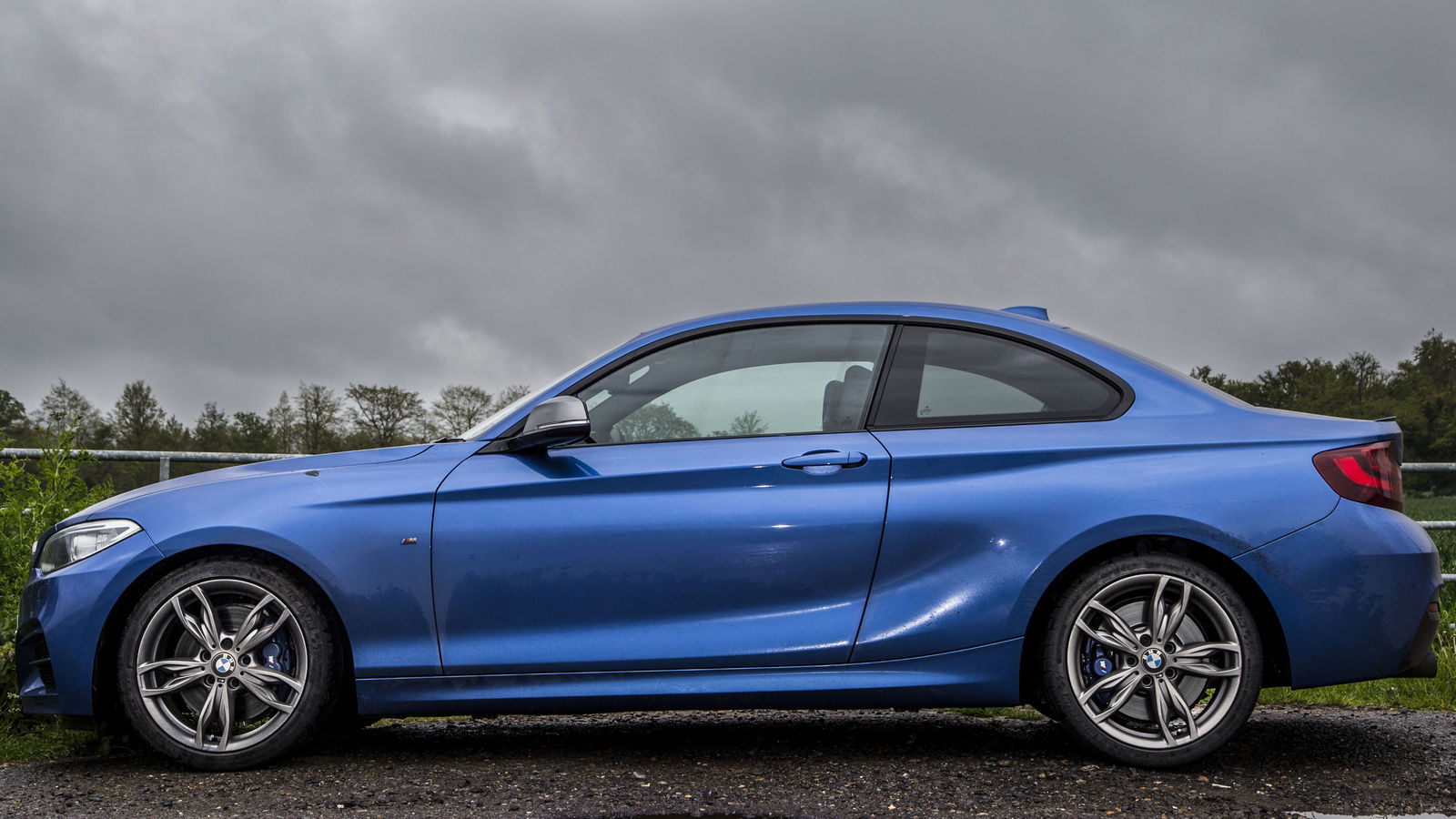 5 Fast Cars With Surprisingly Rubbish Gear Shifts