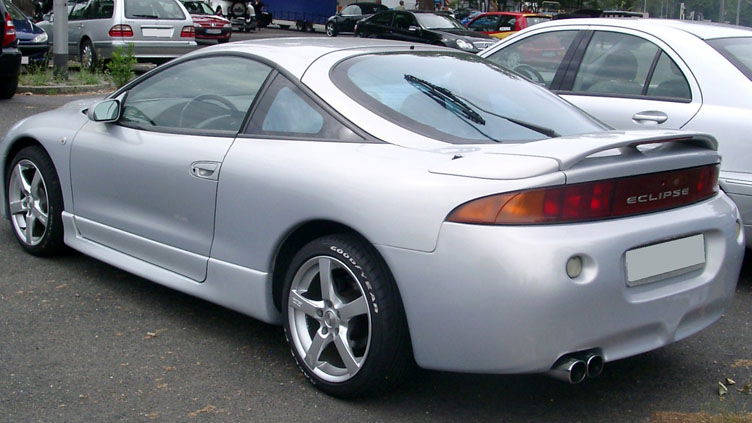 5 Cars That Would Crash More If They Were RWD