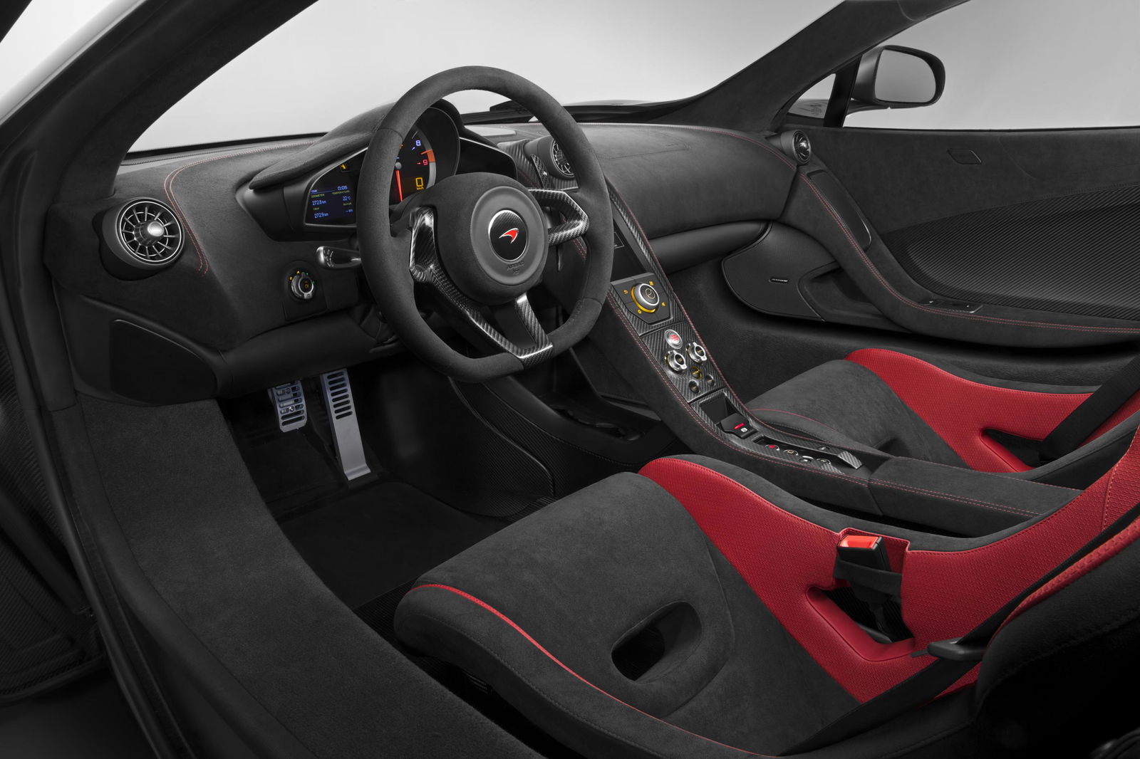 The 666bhp McLaren 675LT Will Do 0-62mph In A Neck-Snapping 2.9sec