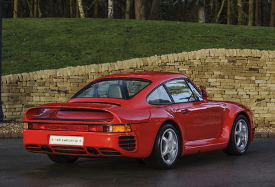 If You're Stinking Rich, You Should Absolutely Buy This Porsche 959