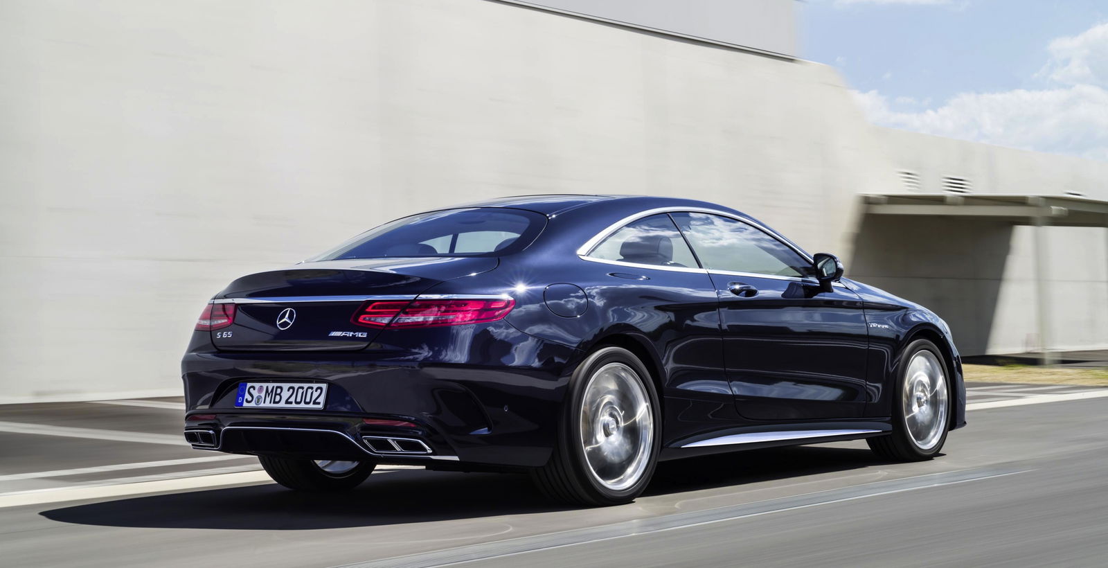 The 621bhp V12 Mercedes S65 AMG Is The Classiest Way To Experience Face Contorting Acceleration 