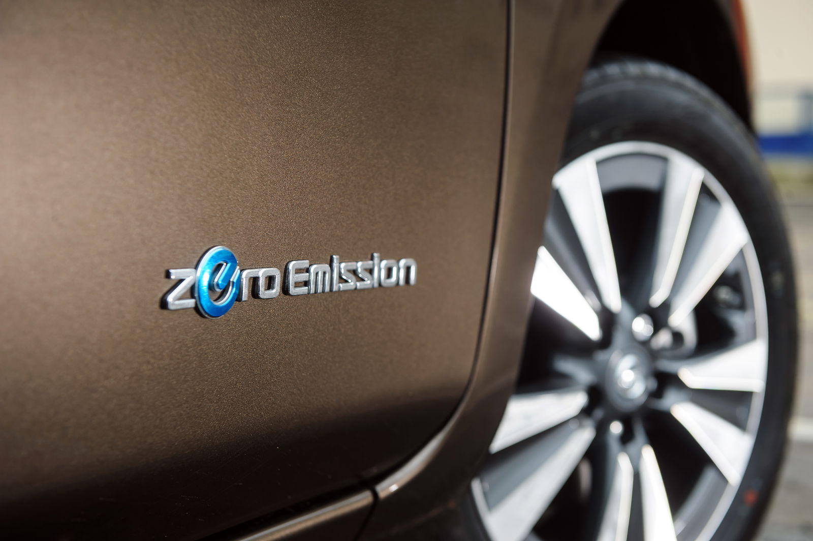 Why The Nissan Leaf Will Make You Want To Work Harder To Buy A Tesla