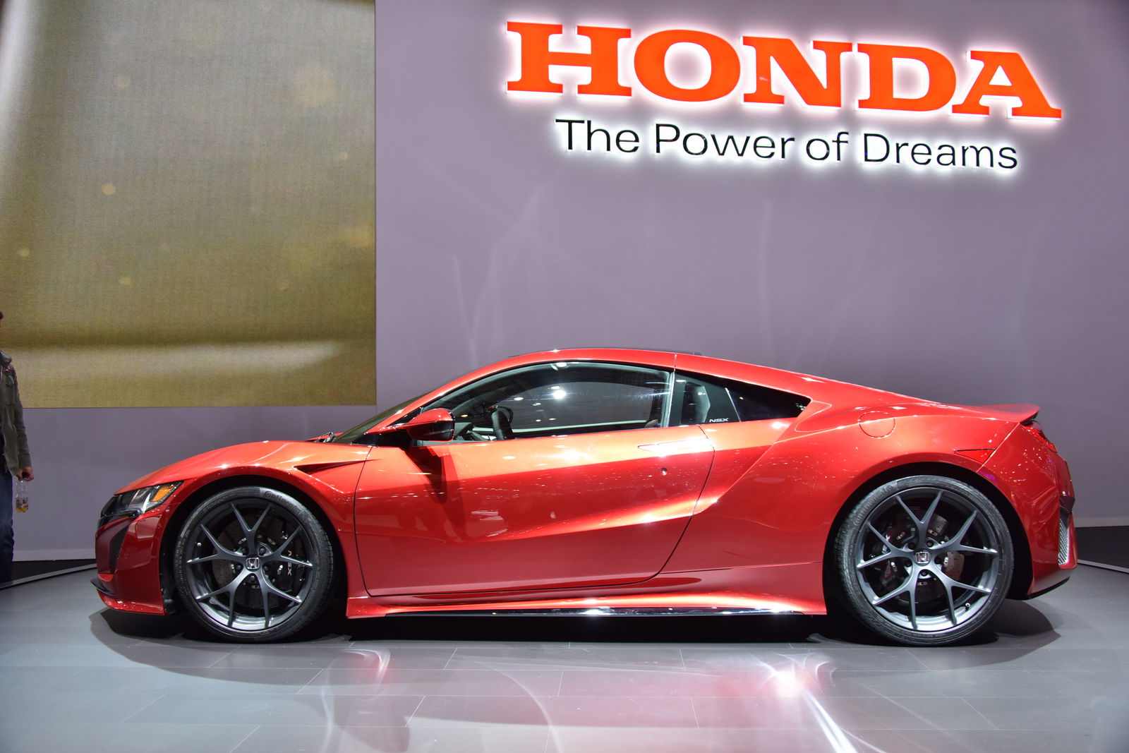 The V6 works with a direct-drive electric motor through a nine-speed dual clutch transmission