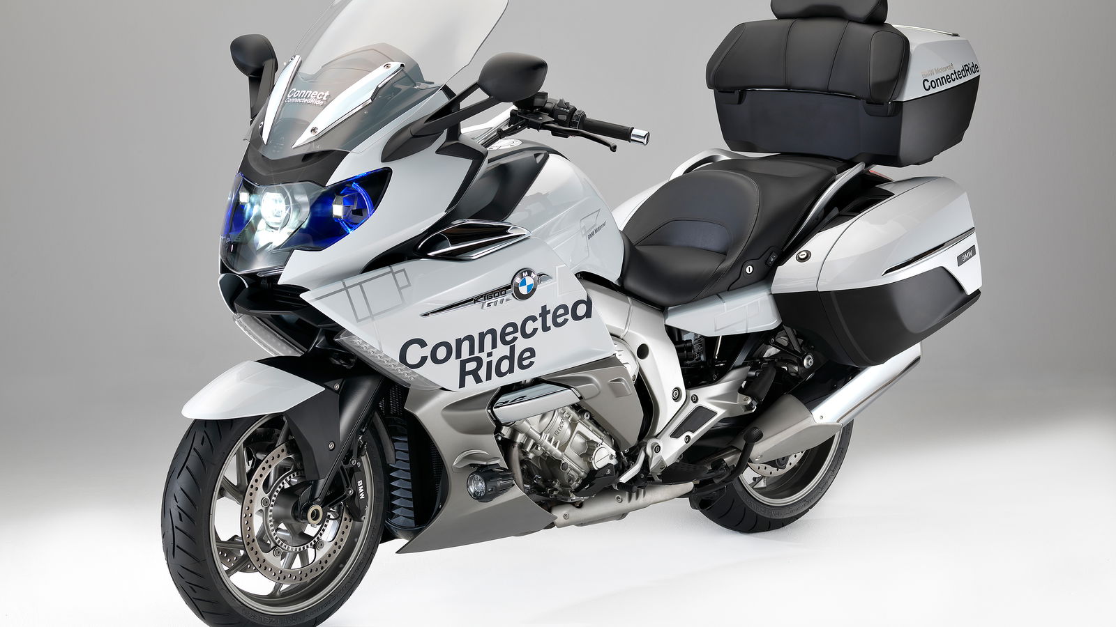  BMW Debuts Incredible Life Saving ‘Smart’ Bike Tech