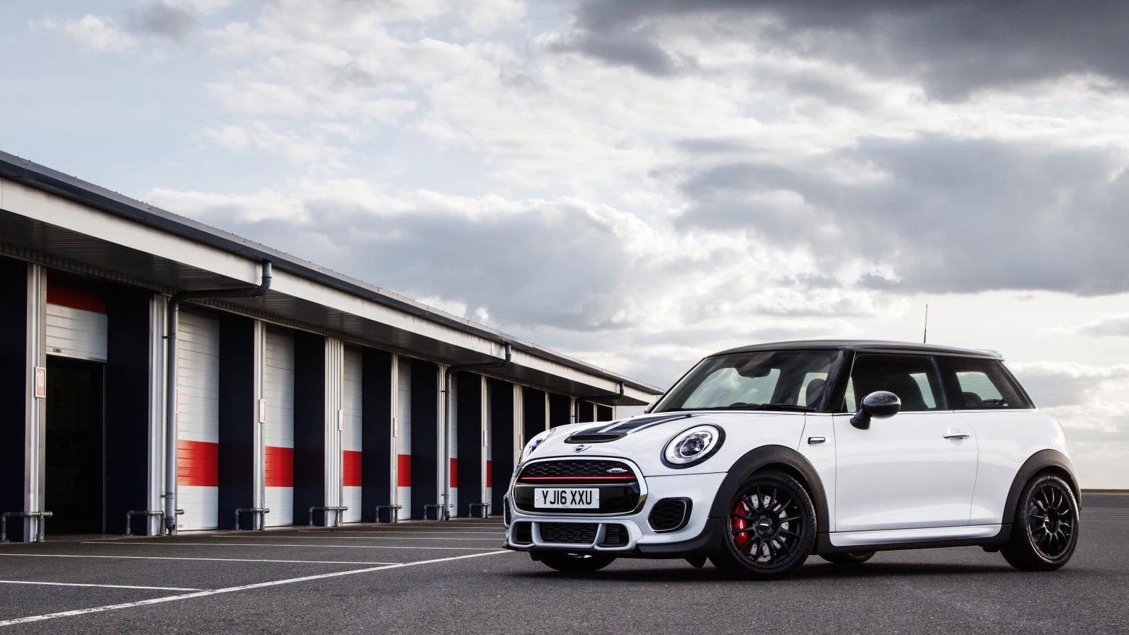 The Mini John Cooper Works Challenge Is A Serious Track Car With A Serious Price Tag