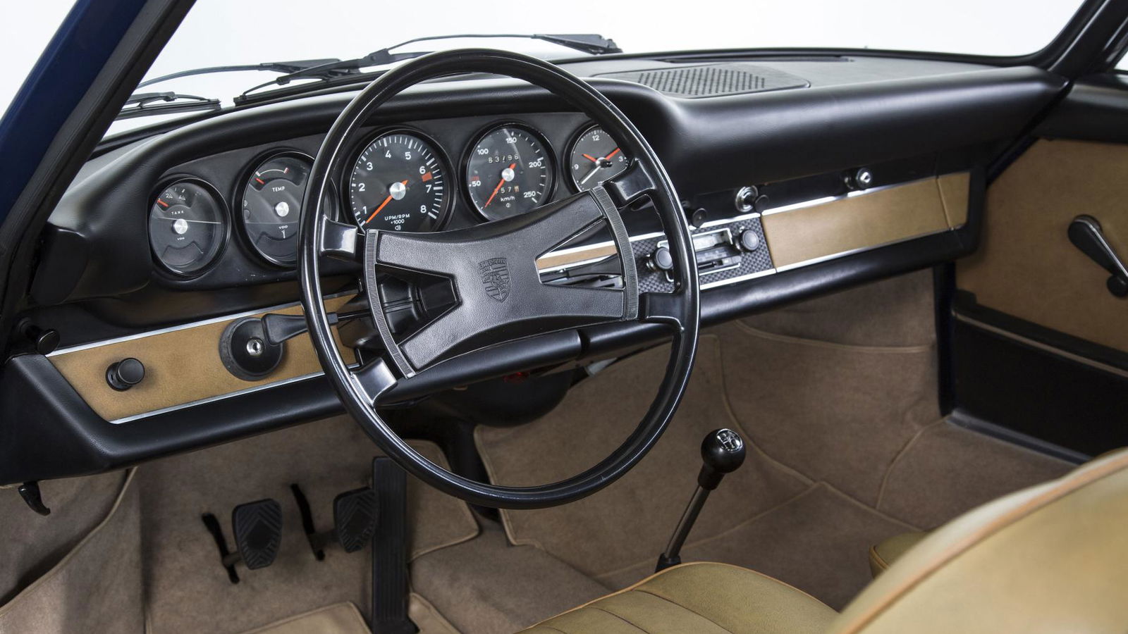 Porsche Is Offering Classic 911 Owners A Modern Retrim For Their Dashboard